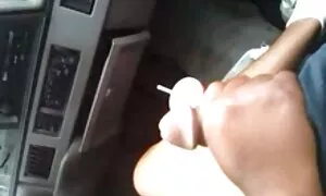 Սև մայրիկը օգնում է  ...
